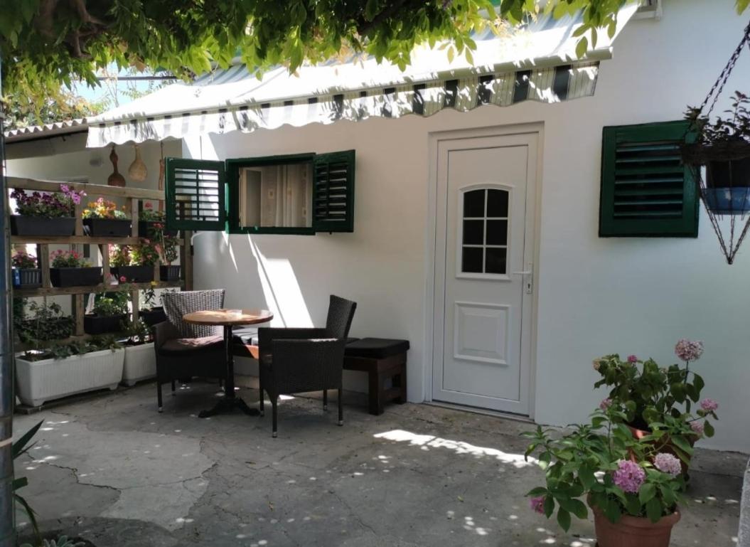 Zenta 2 Apartment